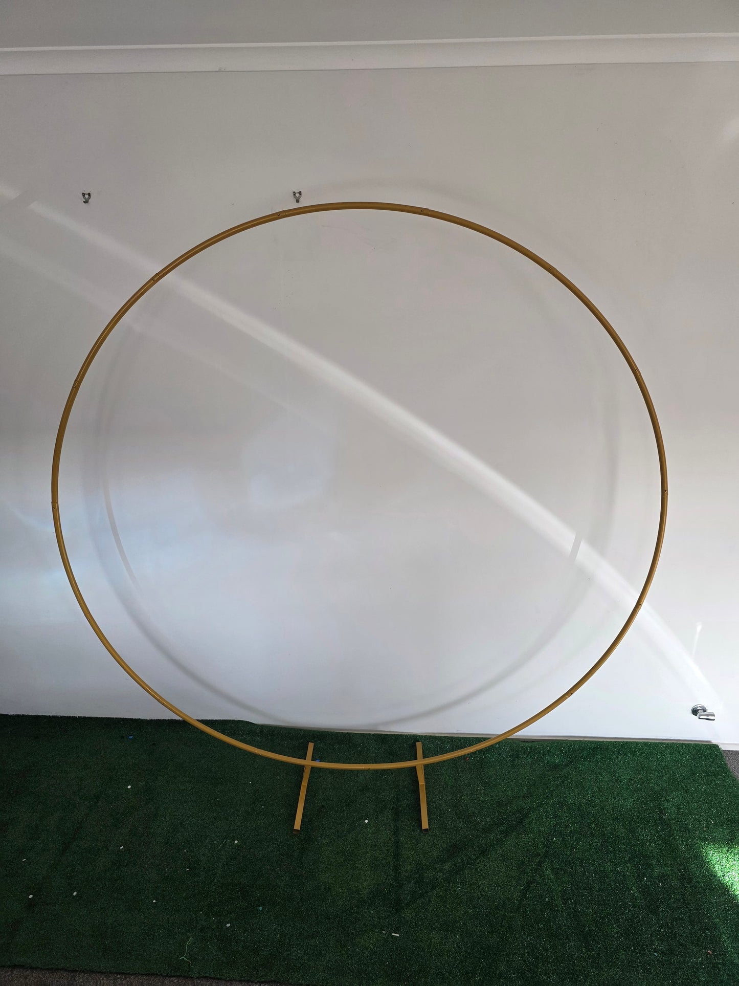 Gold Circle Hoop Arch – For Rent